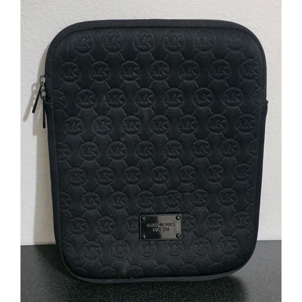 MICHAEL KORS‎ Embossed Logo Black Ipad Tablet Sleeve Kindle Case Cover MK EUC